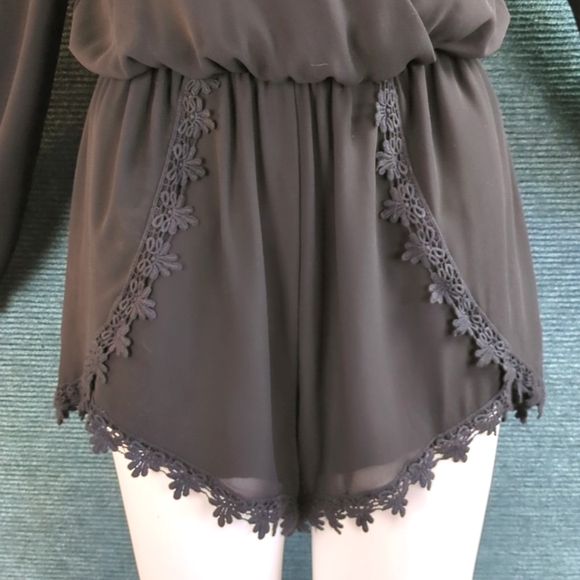 ASTR The Label Long Sleeve Romper - Picture 6 of 13